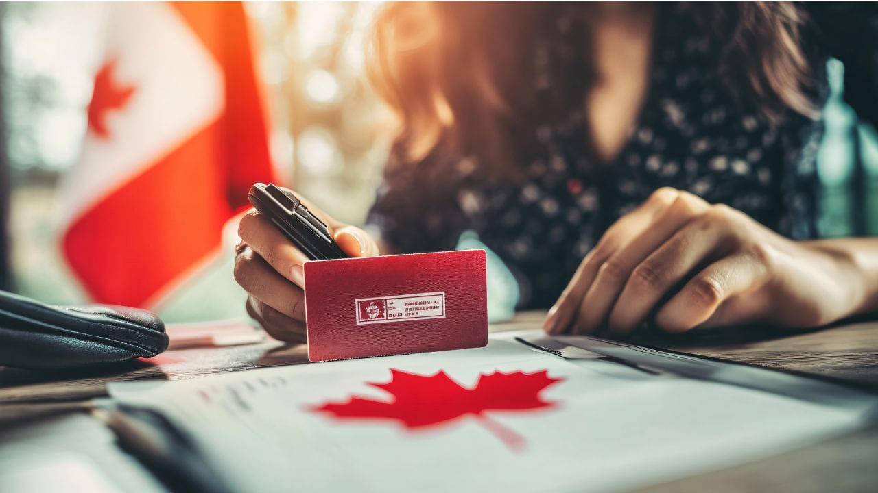 Canada passport processing 30 days application at Service Canada office